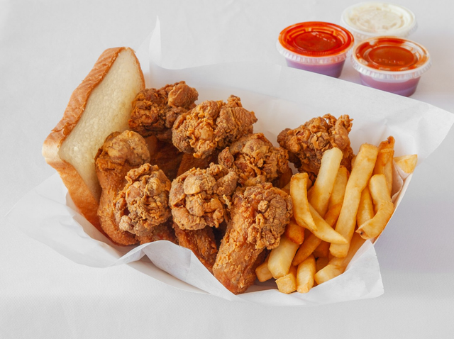 8 Wing dinner